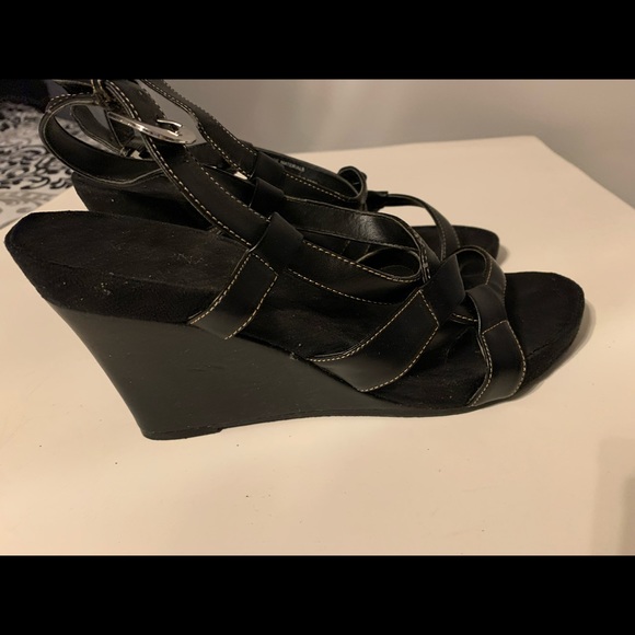 Merona Black Wedge Open Toe Sandals Size 10 - Picture 6 of 11